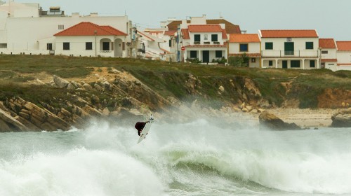 Kelly slater 540 surfing air photographed by quinn matthews for what youth