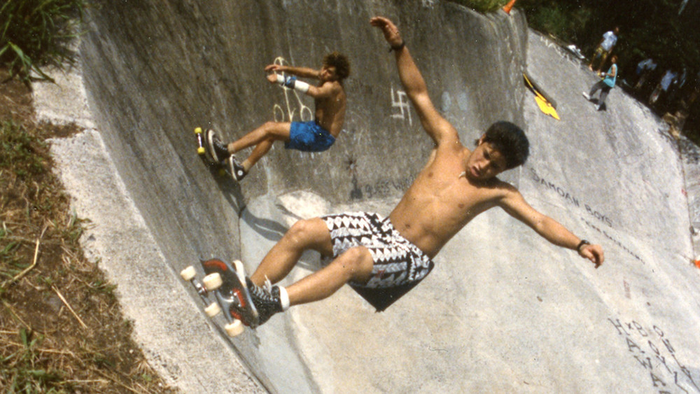 Christian Hosoi and Dave Duncan carve the walls of pipeline bowls in Hawaii Kai.